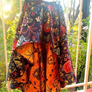 Bebe navy blue flower embroidered size 2 skirt